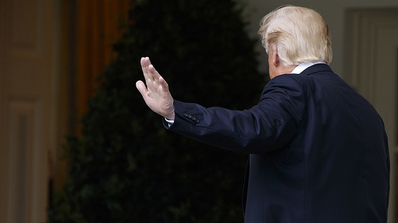 Трамп улетел. Зеленский остался без оружия и публики Трамп улетел. Зеленский остался без оружия и публики
