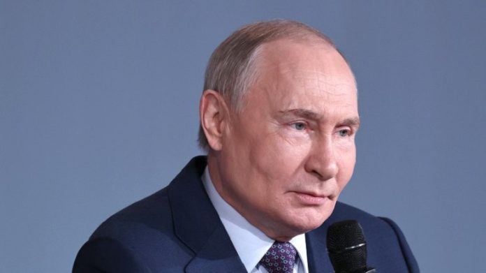 Путин назвал победу в Великой Отечественной триумфом советского народа Путин назвал победу в Великой Отечественной триумфом советского народа