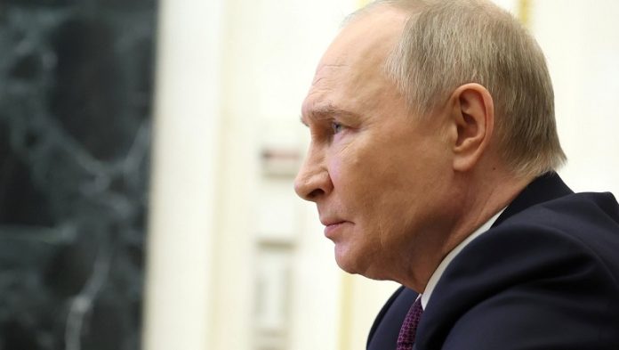Путин пытается спасти Иран: Кремль затеял сложную дипломатическую игру Путин пытается спасти Иран: Кремль затеял сложную дипломатическую игру